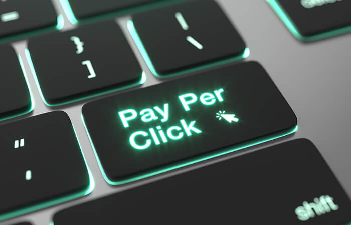 ppc-written-on-a-keyboard-button-digital-marketing-vs.traditional marketing